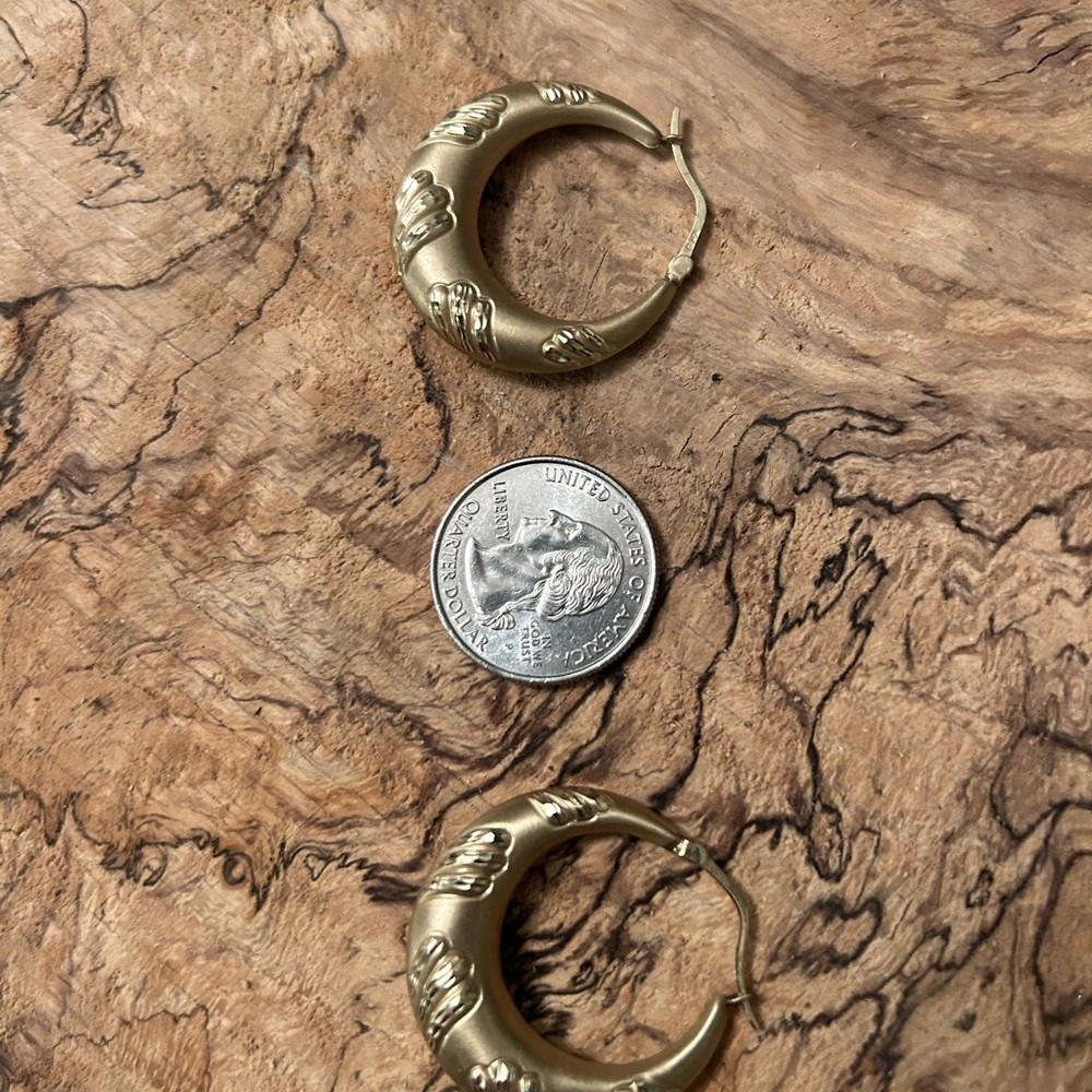 10k gold Gold Hoop Earrings 2.7 10k grams